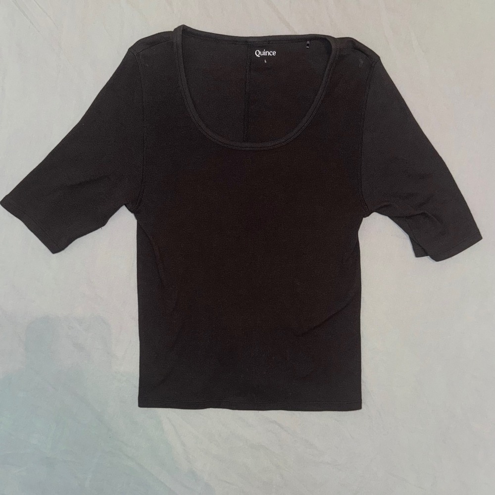 Quince Black Ribbed Scoop Neck Elbow Sleeve Top Center Seam Detail L